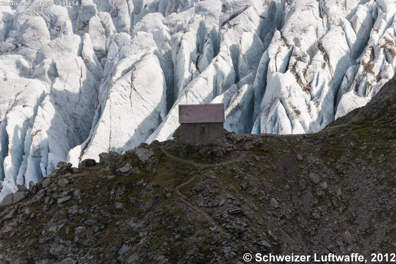 Grünhornhütte SAC, im Gebiet des Tödi. Blick gegen SE zum 'Bifertenfiren' (Position: 2'714'674.56, 1'185'527.88)